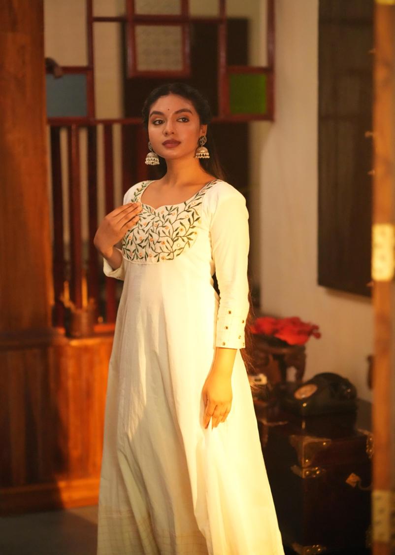 White Anarkali With Leaf Embroidery image 0